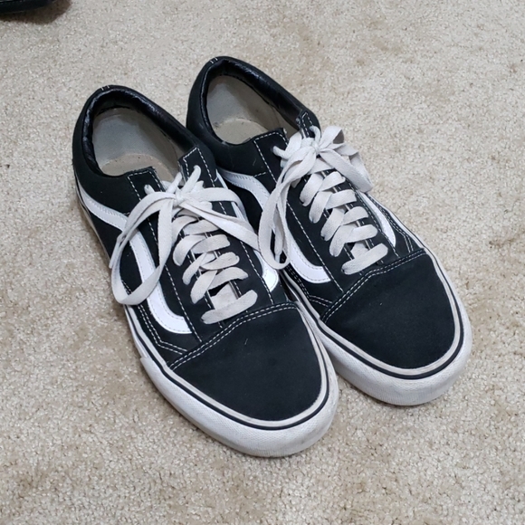 adia dora tennis shoes